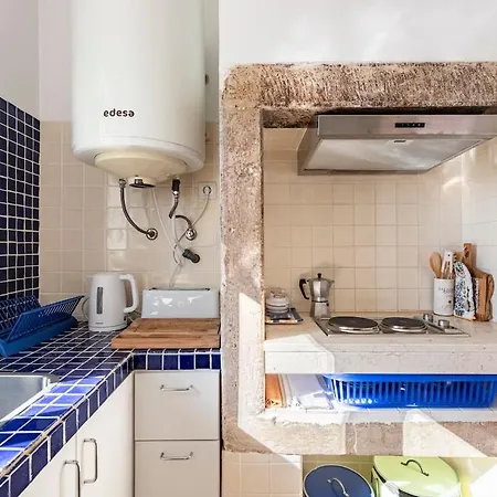 Sunny And Cosy At Baixa Downtown Apartment